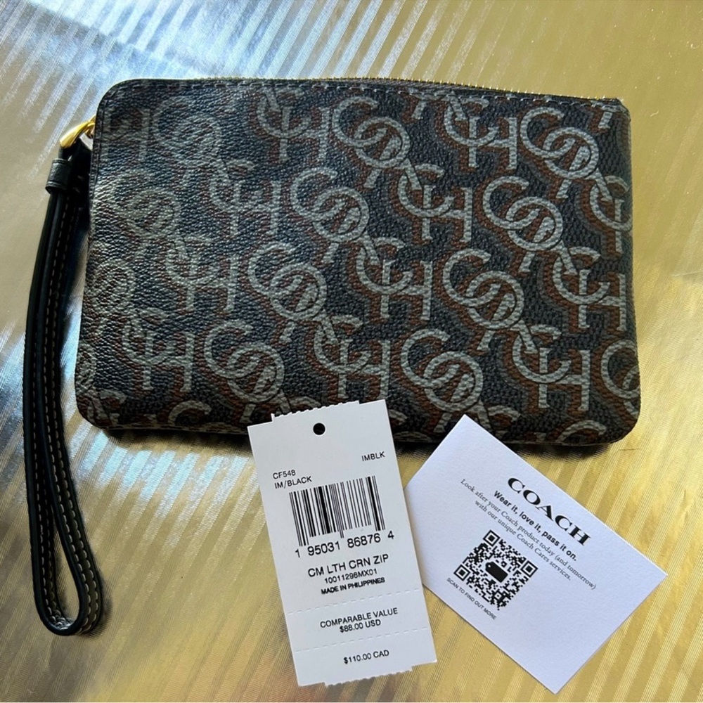 NEW w/tags Coach Wristlet Wallet RETAILS $110